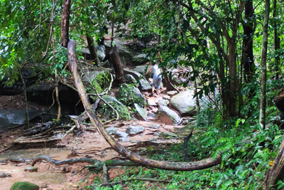 Kbal Spean trekking